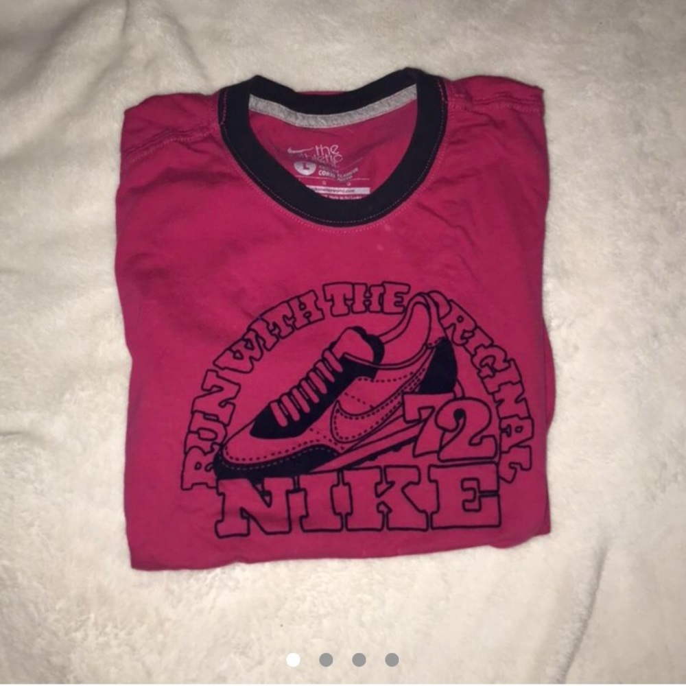 Pink Nike T-shirt